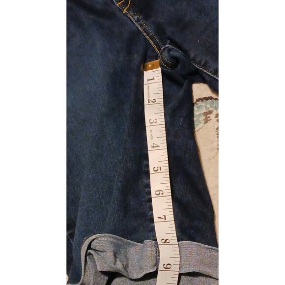 Levi's Strauss Womens Dark Wash Low-Rise Stretch Denim Cuffed Bermuda  28Wx9L - Picture 5 of 9